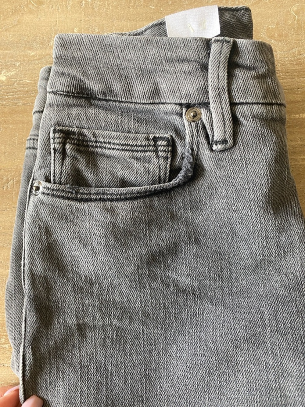 Good American Women's Gray Cropped Fray-Hem Jeans - Picture 5 of 5